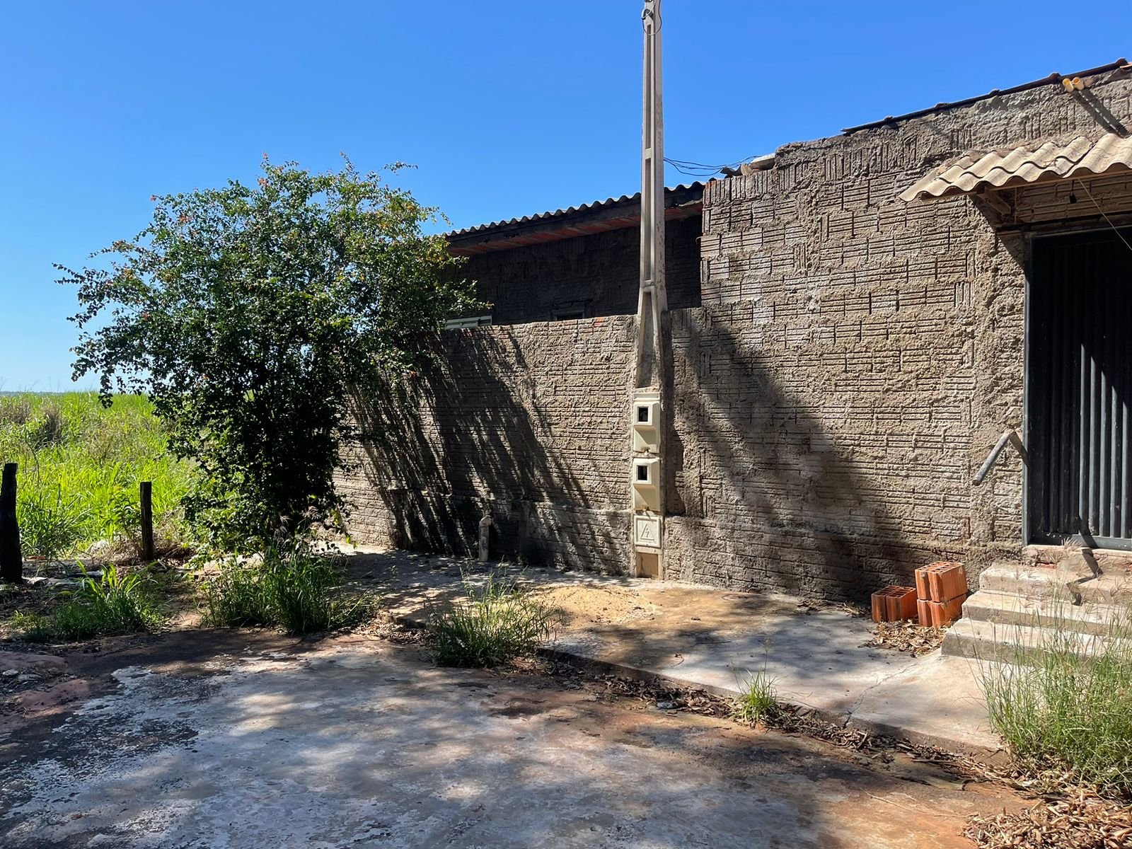 aluga-se imóvel em Aracanguá. no bairro Junqueira de Andrade